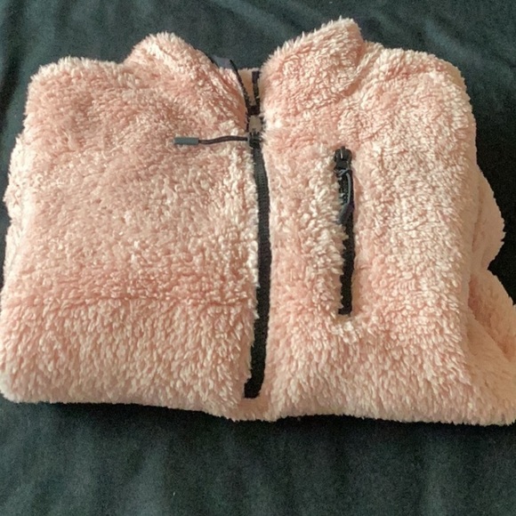 SIZE small no boundaries plush pullover sweatshirt/ jacket. Peachy/ pink - Picture 9 of 9